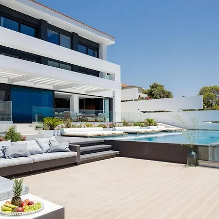 Villa Regal *