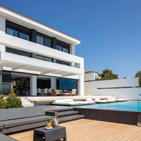 Villa Regal *